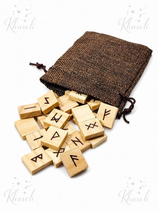 Runas Vikingas de Madera con Bolsa – Set de Runas Nórdicas para Adivinación, Meditación y Crecimiento Espiritual