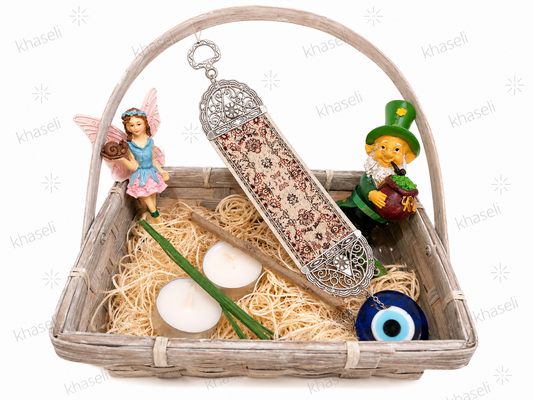 Cesta Regalo Esotérica de Protección y Buena Suerte - Kit Espiritual con Hada, Duende, Palo Santo y Ojo Turco