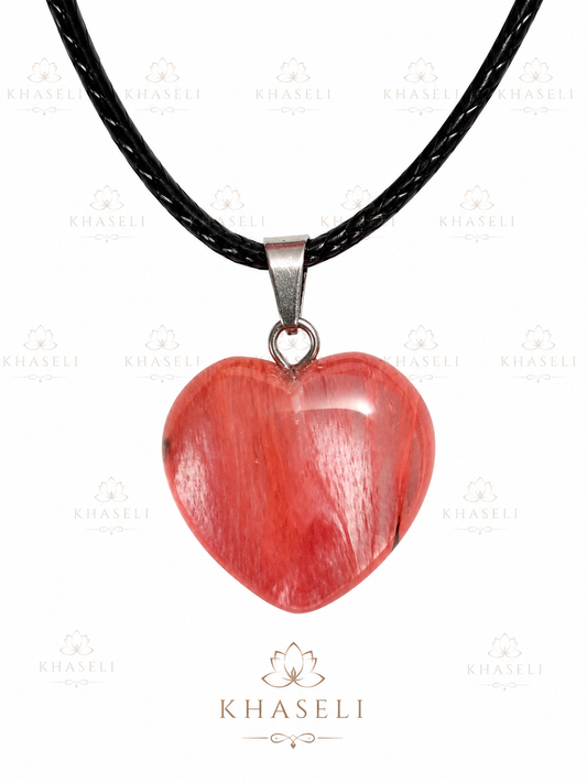 Colgante Corazón de Cuarzo Cereza Natural – Amuleto de Amor, Alegría, Energía Positiva y Equilibrio Emocional