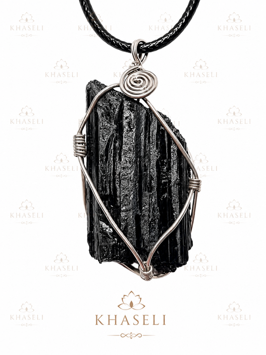 Colgante de Turmalina Negra en Bruto Envuelta en Alambre – Collar de Protección Energética y Limpieza Espiritual