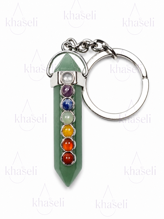 Llavero Punta de Aventurina Verde con Chakras – Amuleto de Prosperidad, Equilibrio y Energía Positiva