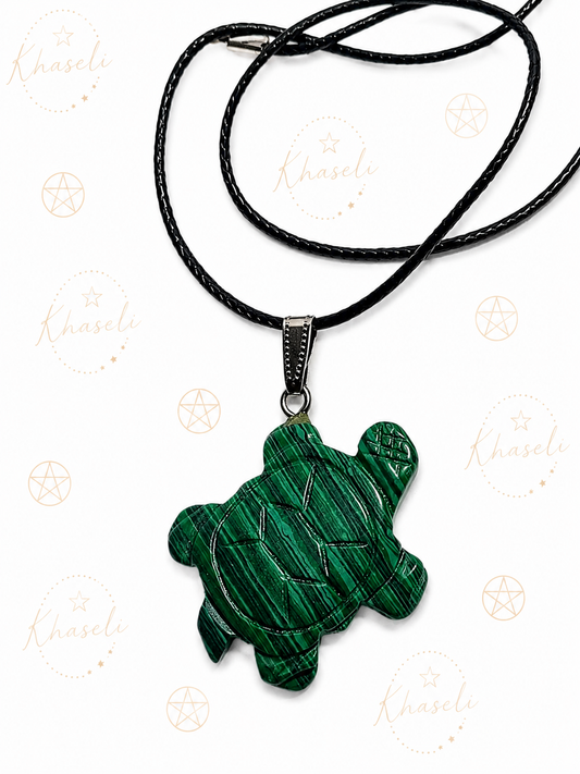 Colgante Tortuga de Malaquita – Protección, Sabiduría y Prosperidad